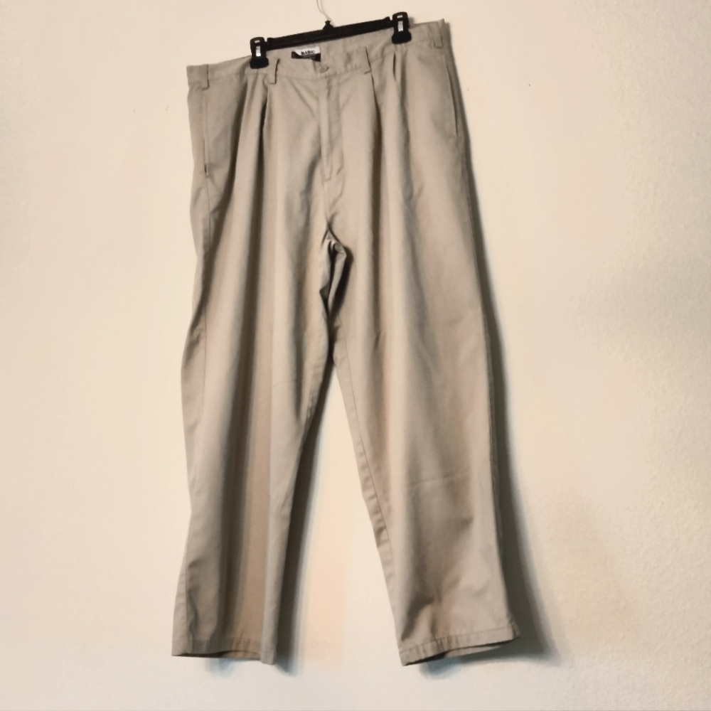 3/$12💥 BASIC CONCEPTS Mens khaki pleated dress pants